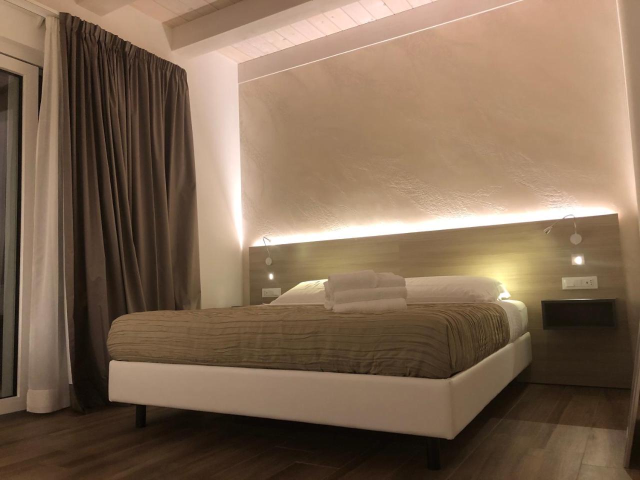 Casablanca Hotel ชิวิตาโนวา มาร์เค ภายนอก รูปภาพ
