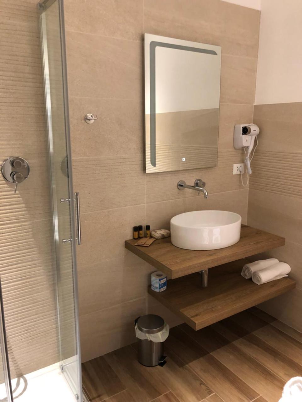 Casablanca Hotel ชิวิตาโนวา มาร์เค ภายนอก รูปภาพ