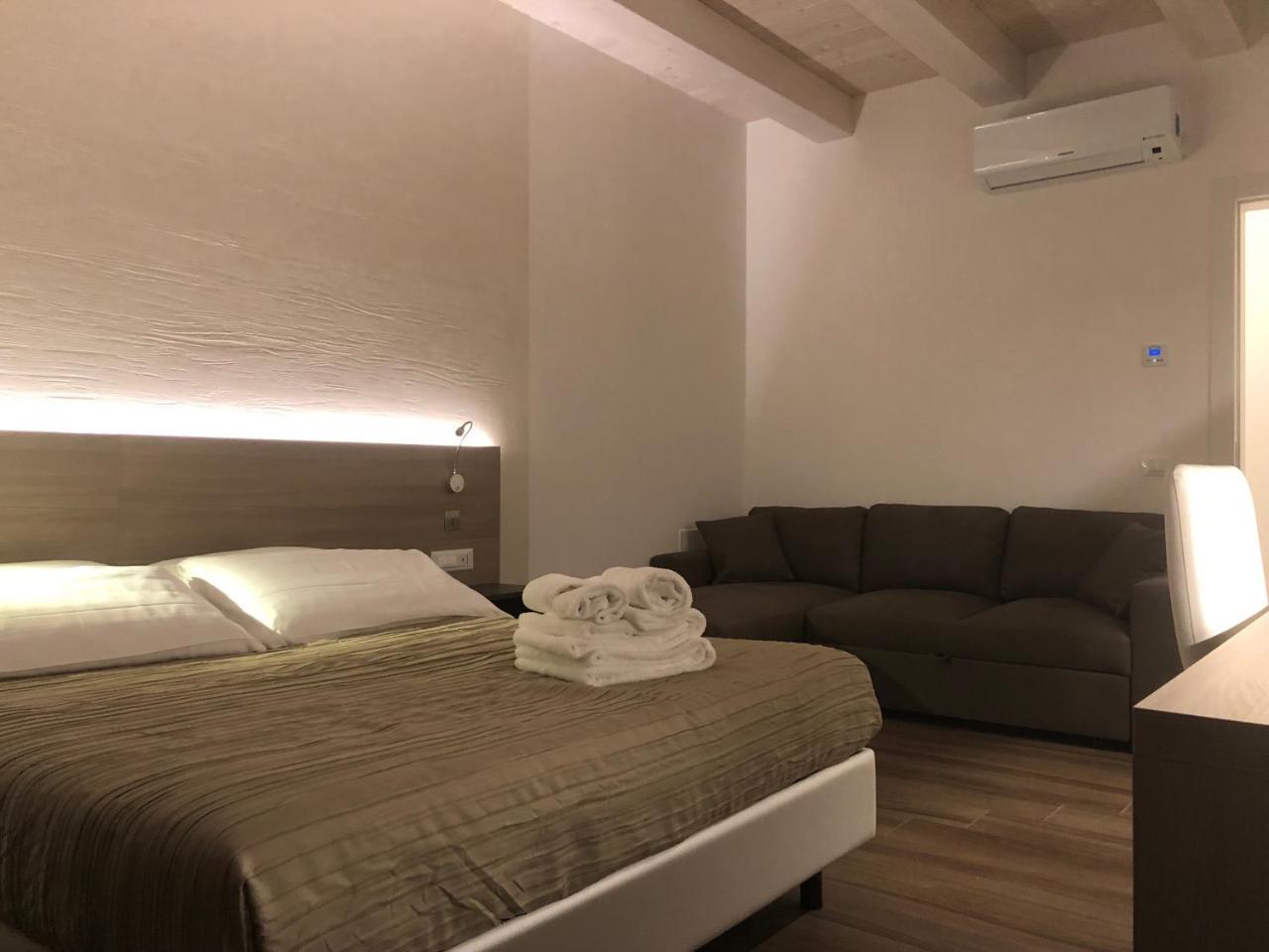 Casablanca Hotel ชิวิตาโนวา มาร์เค ภายนอก รูปภาพ