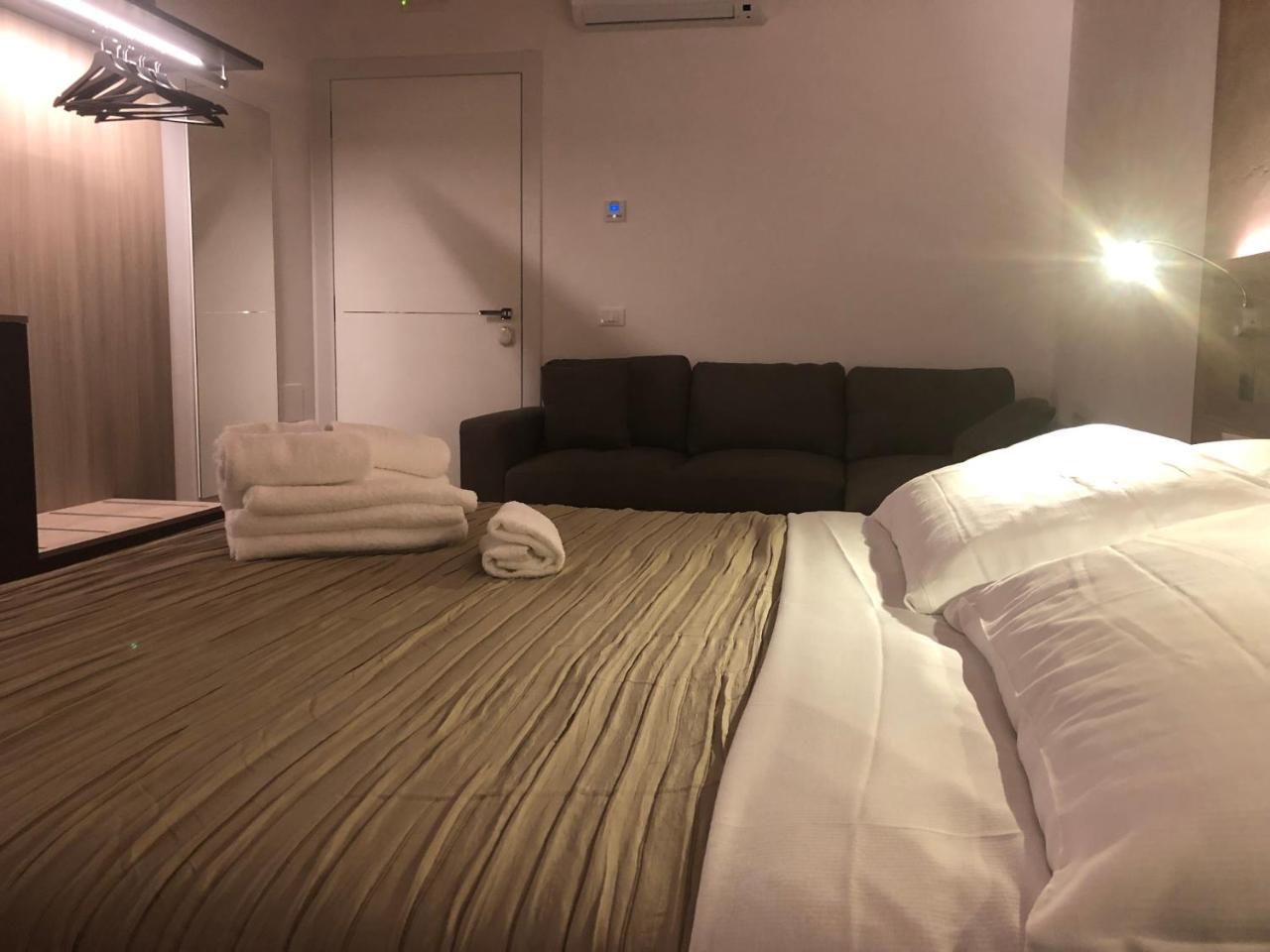 Casablanca Hotel ชิวิตาโนวา มาร์เค ภายนอก รูปภาพ