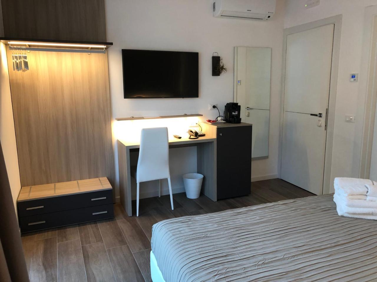 Casablanca Hotel ชิวิตาโนวา มาร์เค ภายนอก รูปภาพ