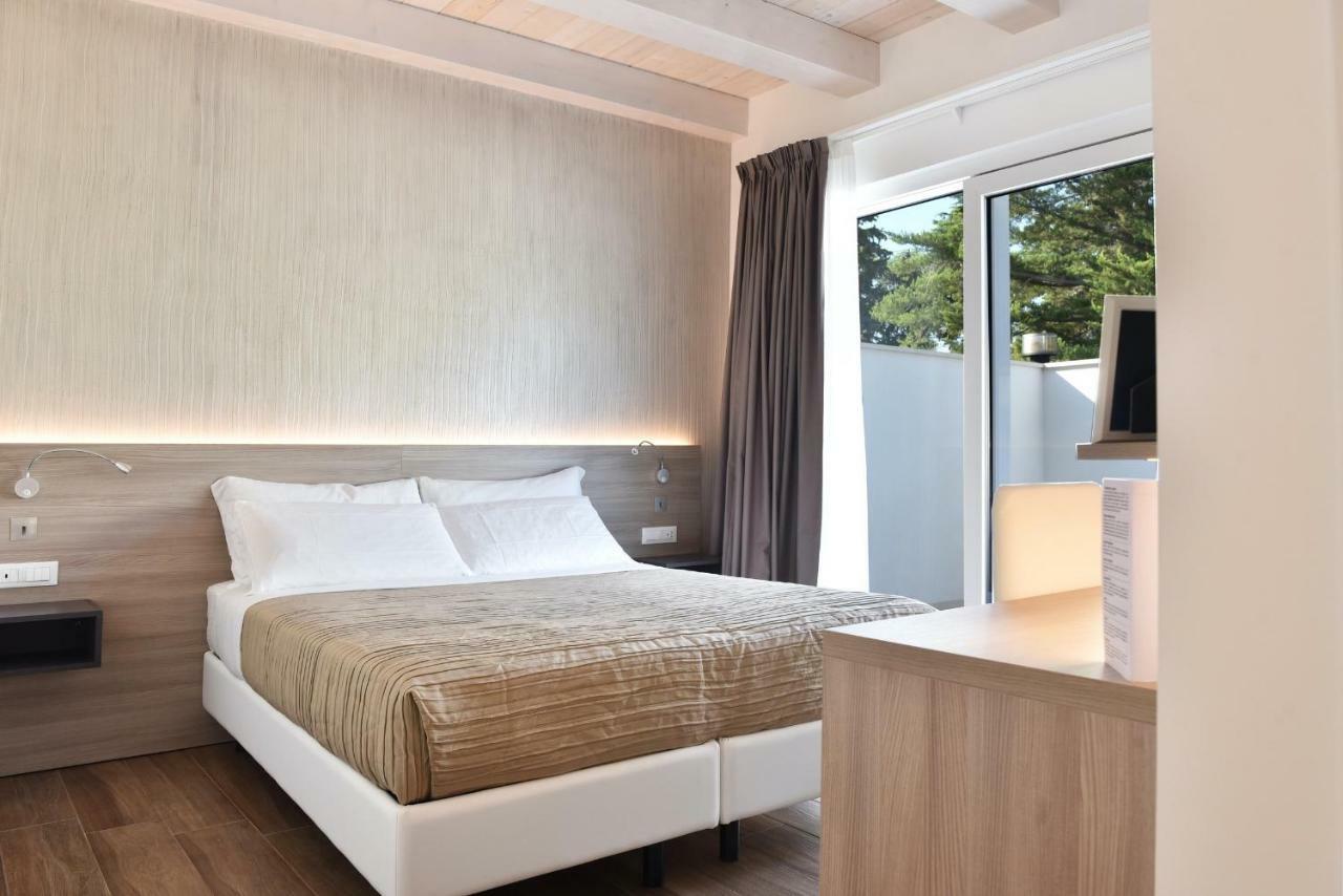 Casablanca Hotel ชิวิตาโนวา มาร์เค ภายนอก รูปภาพ