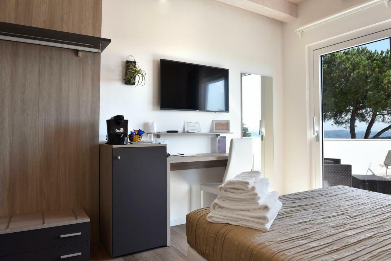 Casablanca Hotel ชิวิตาโนวา มาร์เค ภายนอก รูปภาพ
